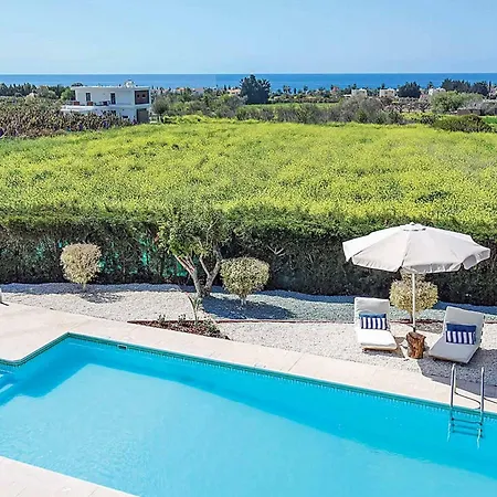 Elena Coral Πέγεια