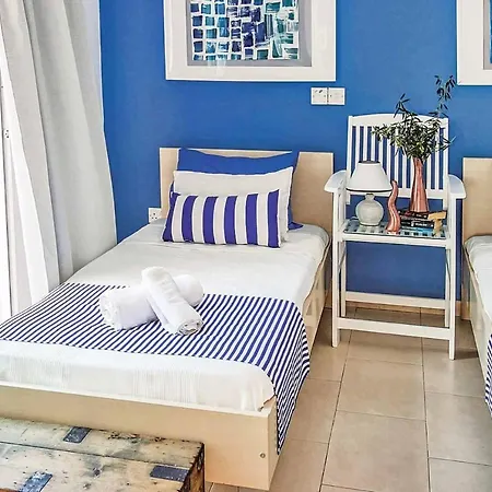 Elena Coral Villa Peyia