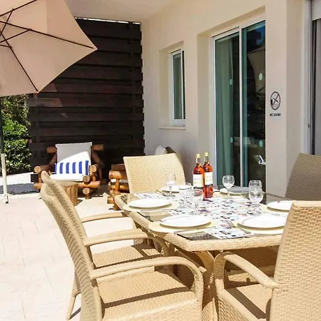 Elena Coral Villa