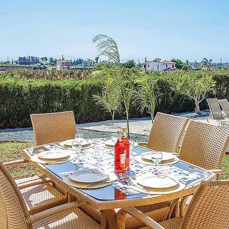 Elena Coral Villa Peyia